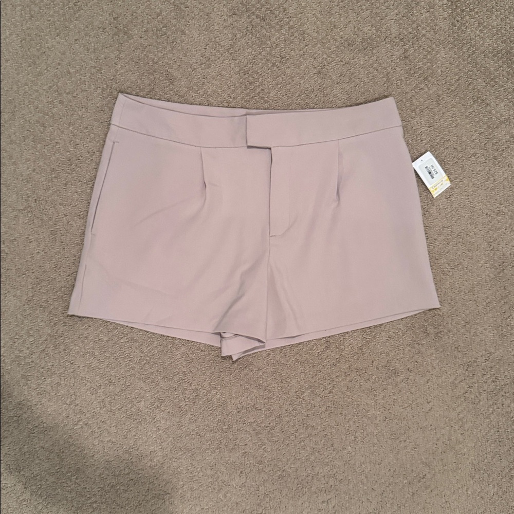 S18 NWT a new day High Rise Tailored Short, Reliable Beige - Size: 16 - Picture 4 of 8
